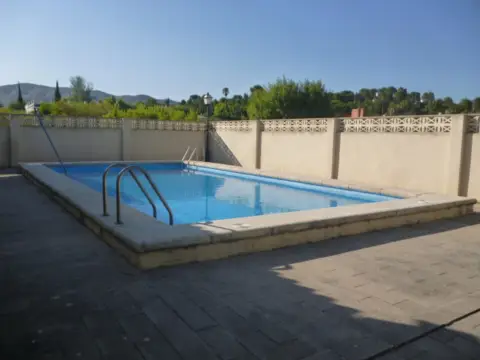 Chalet en El Pilar - Santa Ana