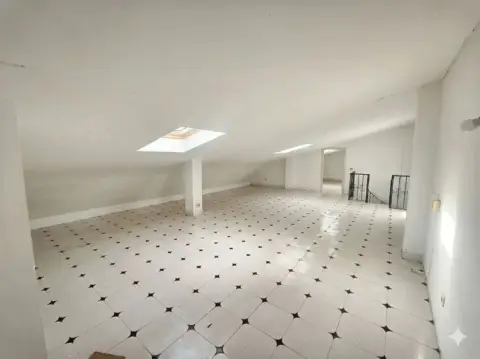 Dúplex en calle Abantos