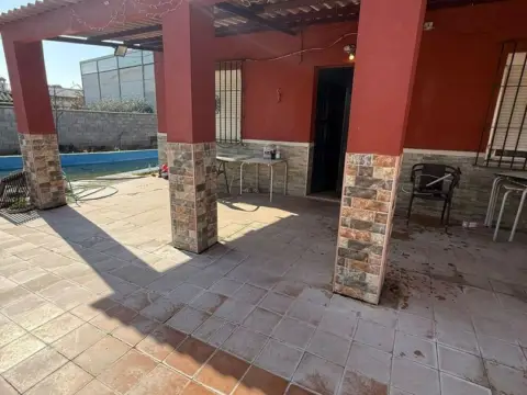 Chalet en calle de la Hermandad
