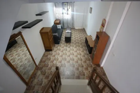 Piso en calle Llano Mora