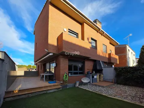 Casa pareada en Cataluña