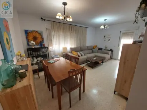 Piso en Plaza Rafael Montoya Joya