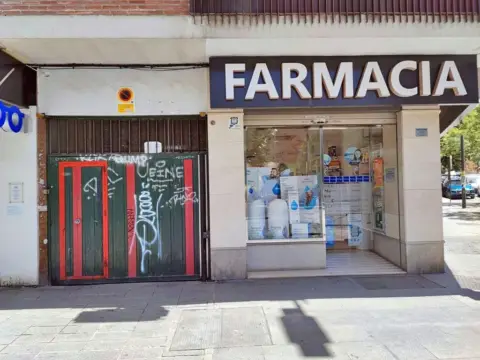 Garaje en Camino de Ronda, 64