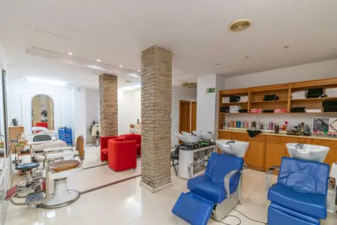 Local comercial en calle Almona 1