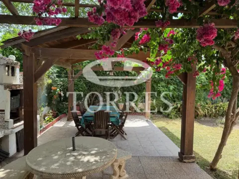 Casa pareada en calle Dorian Gray