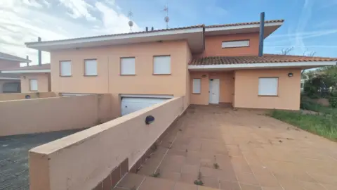 Casa pareada en Urb.Oasis
