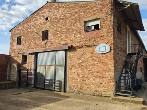 Nave industrial en calle de la Maza, 9