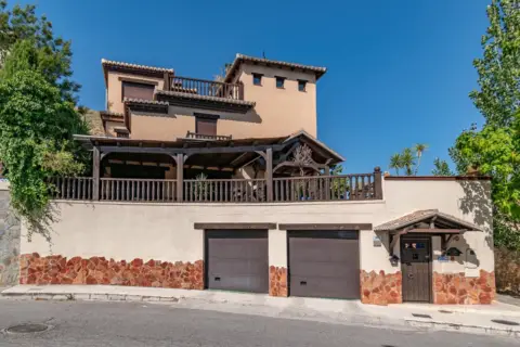Chalet en calle de Cerro del Oro