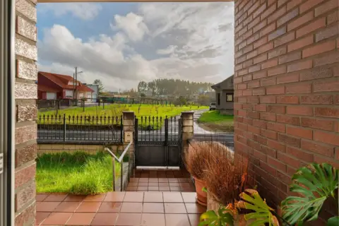 Chalet en calle Tabueiros-Sisan