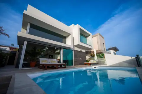 Chalet en Playa del Hombre