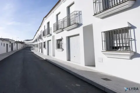 Casa adosada en calle de las Pilas, 13
