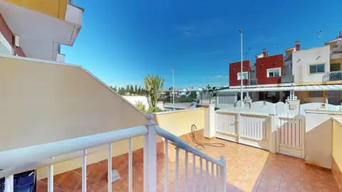 Casa adosada en calle de Valle de Arán