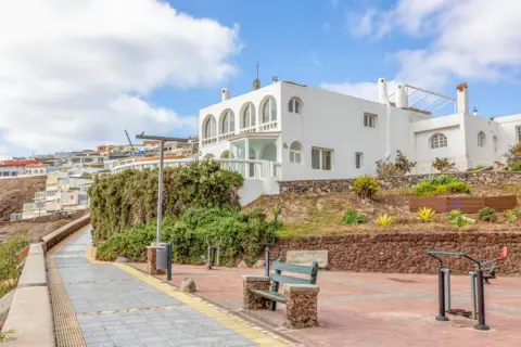 Chalet en calle de Bécquer, 25