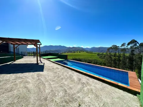 Chalet en calle La Uz