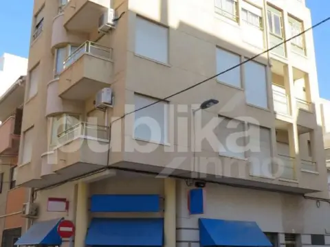Local comercial en calle de Espoz y Mina