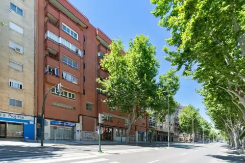 Piso en Avenida de la Reina Victoria Eugenia, 40