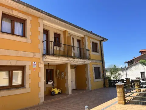 Casa pareada en Barrio de Sobarzo Penia