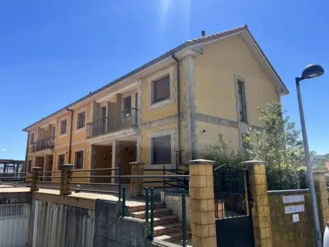 Casa pareada en Barrio de Sobarzo Penia