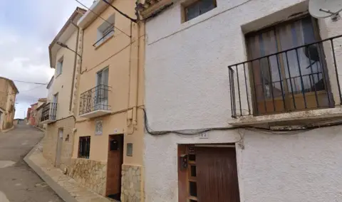 Casa en calle de Codos, 12