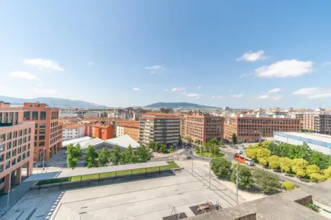 Ático en Plaza Felisa Munarriz, 3