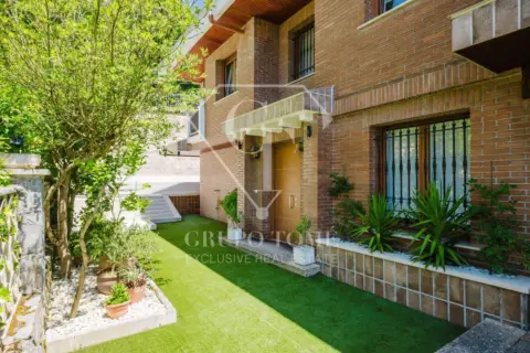 Casa pareada en Tokieder Pasealekua