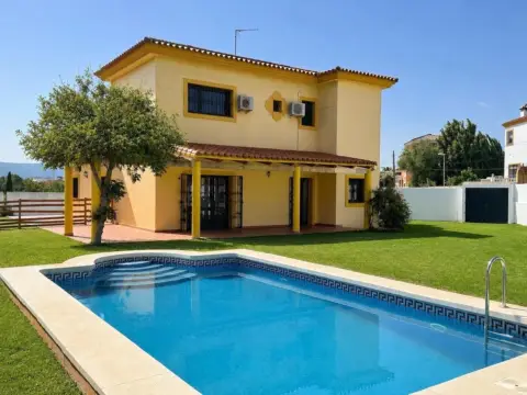 Chalet en Los Pinos
