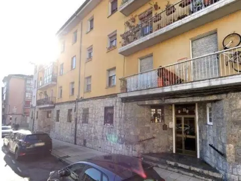 Piso en calle del Río Piloña, 11