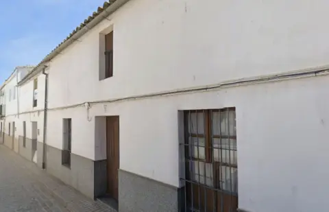 Casa adosada en Avenida de la Constitución, 20