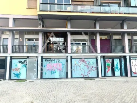 Local comercial en Carrer del Pont del Treball Digne