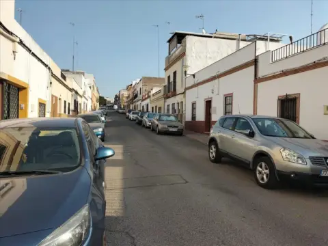Casa adosada en calle de Manuel de Falla