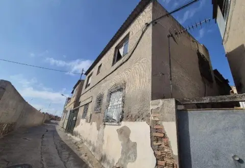 Piso en Avenida del Río Segura, 13