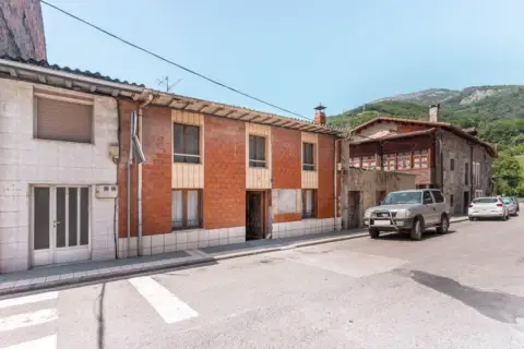 Casa adosada en calle Medico Felipe Canseco, nº 4