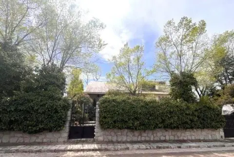Casa en Avenida de los Olmos, 4