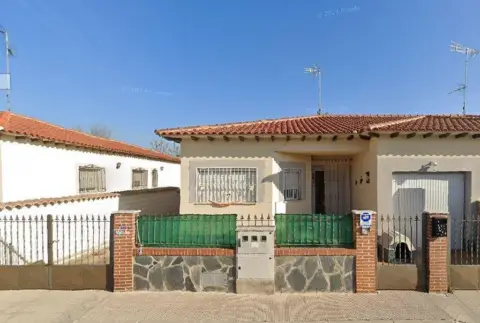 Casa pareada en calle Rociante, nº 13
