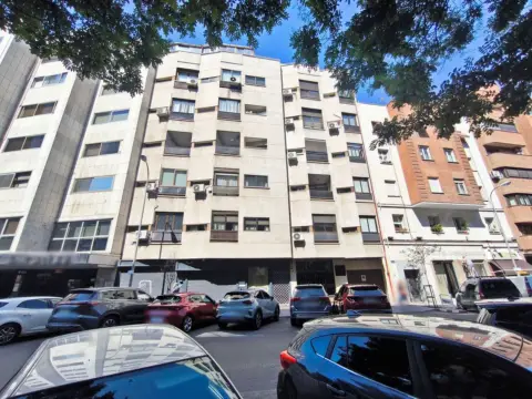 Piso en calle de Víctor Andrés Belaúnde