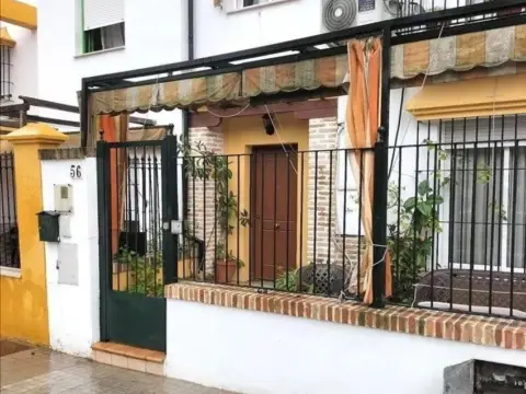 Casa adosada en Avenida del Ferrocarril, 56
