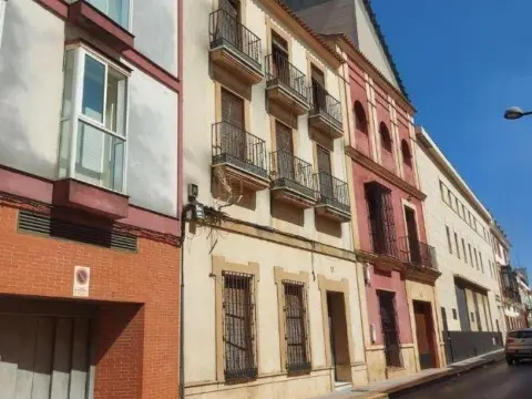 Casa en calle Canónigo, 11