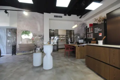 Lokal użytkowy, 77 m²