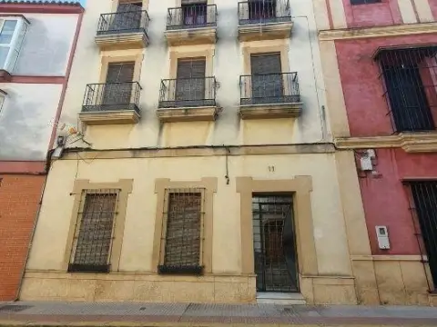 Casa en calle Canónigo, 11