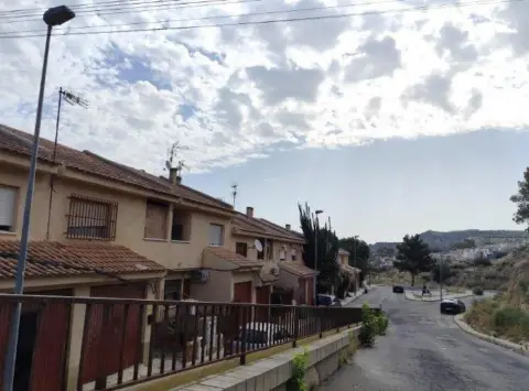 Casa adosada en calle Castellar, 1