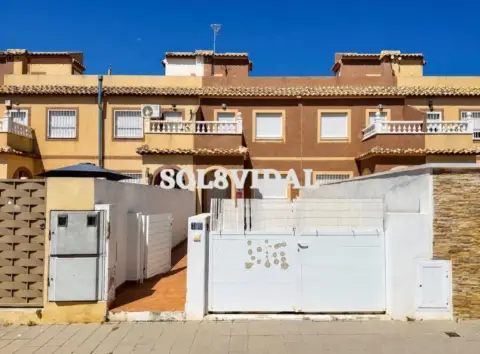 Casa en calle Mazarron  en  Jeron.-Avileses
