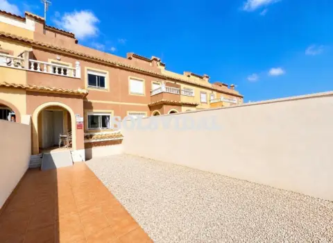 Casa en calle Mazarron  en  Jeron.-Avileses