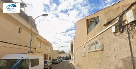 Casa adosada en calle Licenciado Vidriera