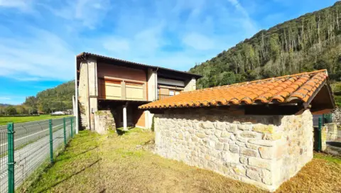 Casa en calle Treceño-Plaza
