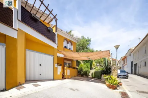 Casa pareada en calle Barranco Hondo in Gójar · Gójar