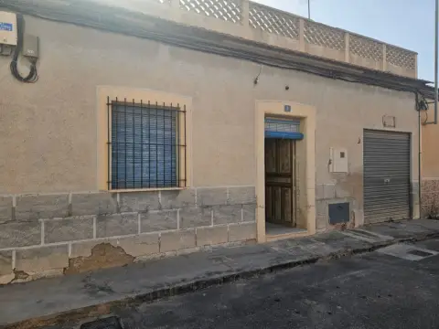 Chalet en calle Andalucía