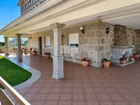 Chalet en Alcabre-Navia-Comesaña