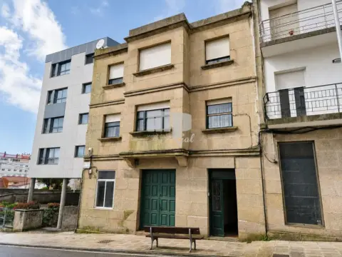 Edificio en calle de las Coutadas