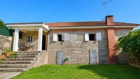 Casa – Pazos de Borbén