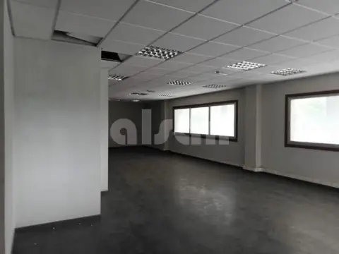 Oficina en calle Rúa Das Teixugueiras, nº 32